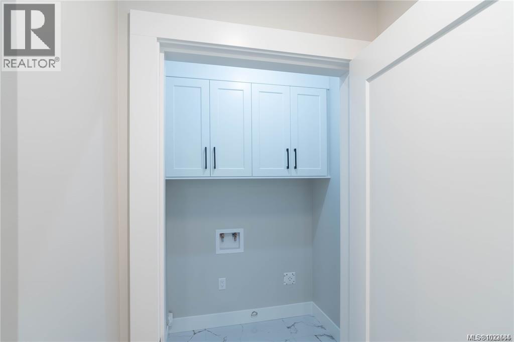 671 Sanderson Rd - 41
