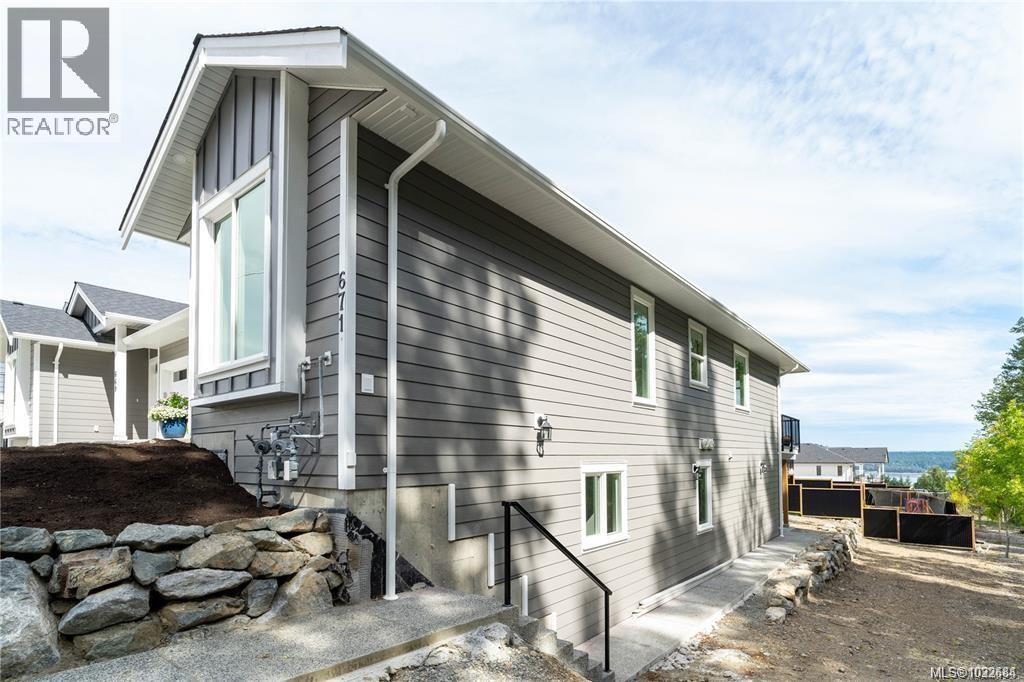 671 Sanderson Rd - 43