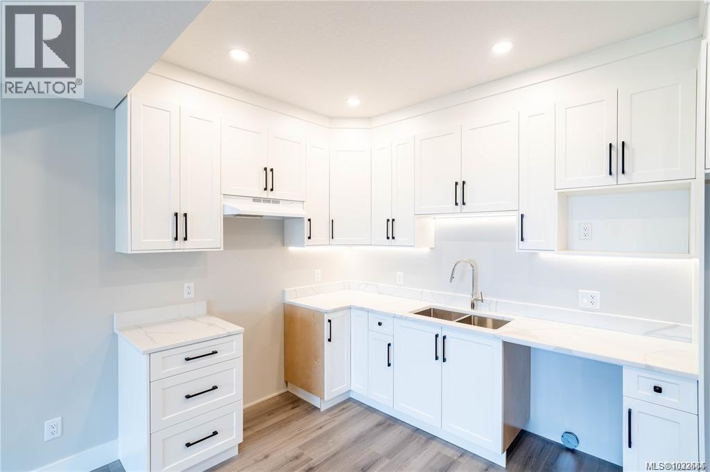 671 Sanderson Rd - 49