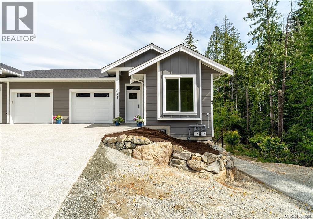 671 Sanderson Rd - 8