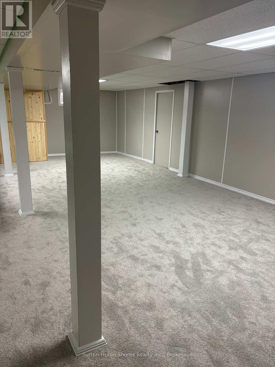 341 WELLINGTON STREET - 28