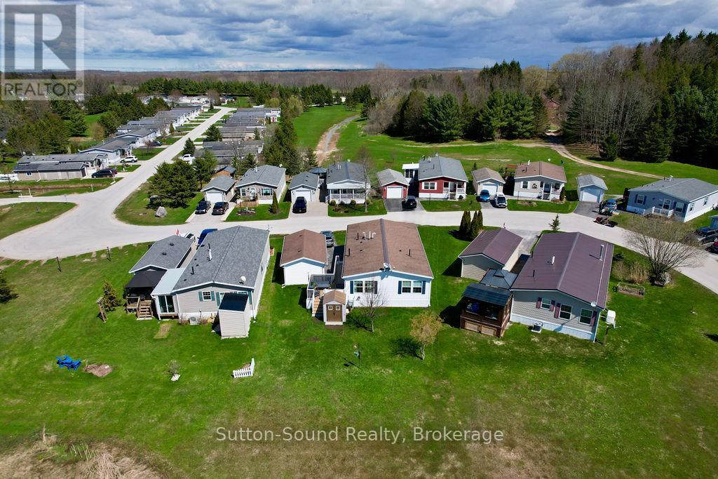 144 ROSEWOOD DRIVE - 34