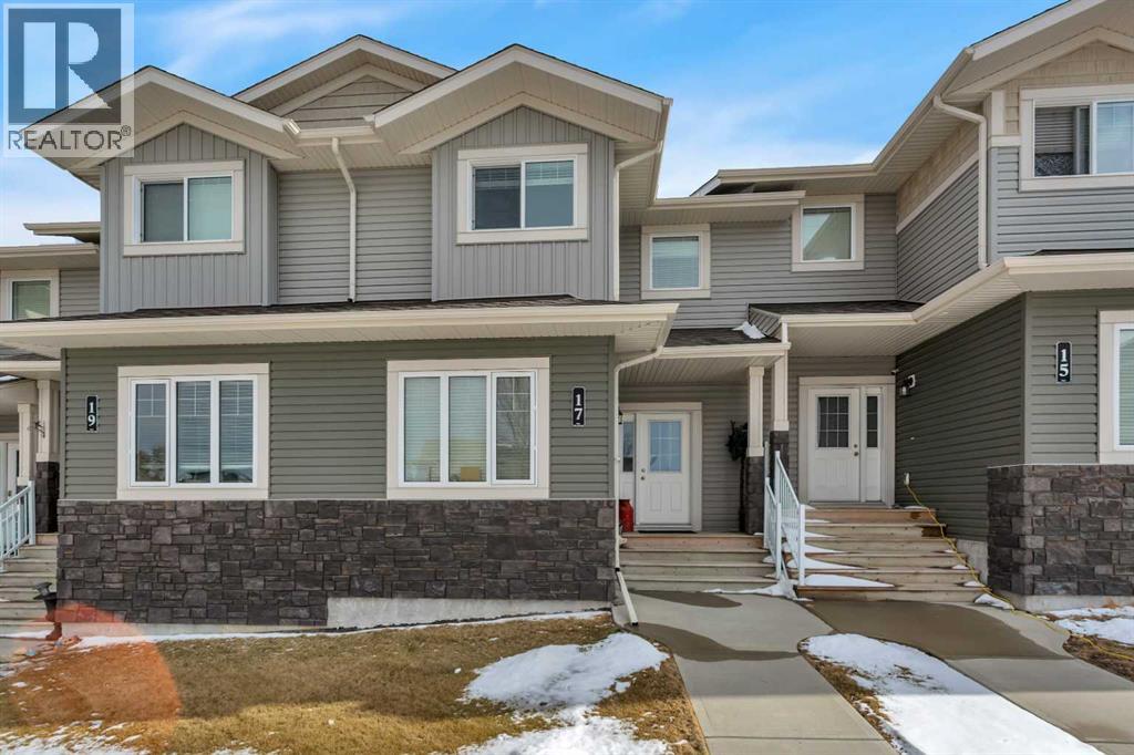 17 Crestview Boulevard, Sylvan Lake