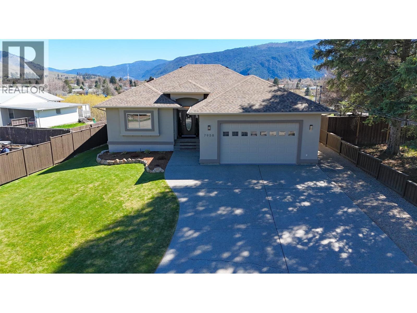 7958 MCCALLUM VIEW Drive, Grand Forks