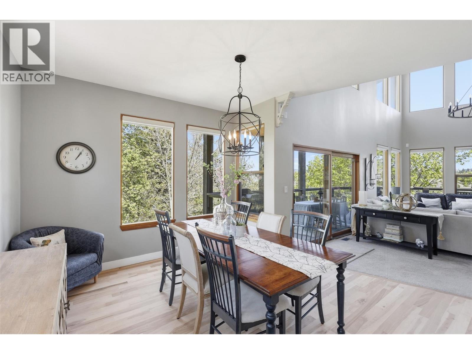 7 Chancellor Drive - 32