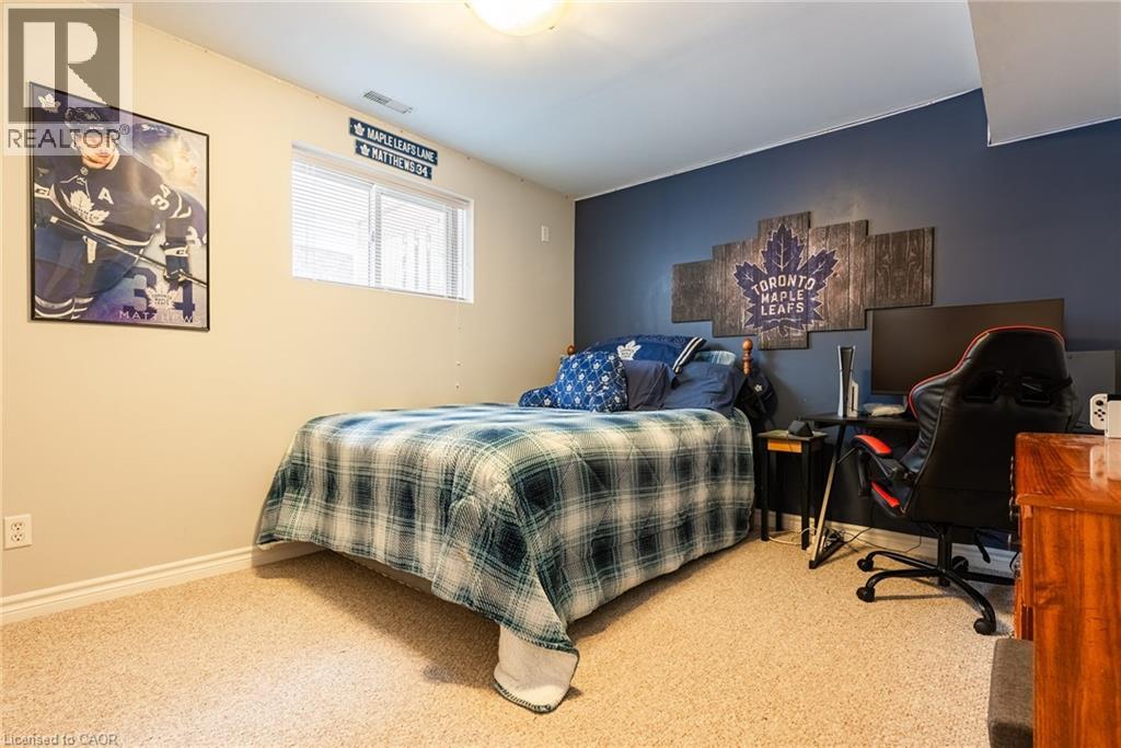 62 MISSION Road - 32