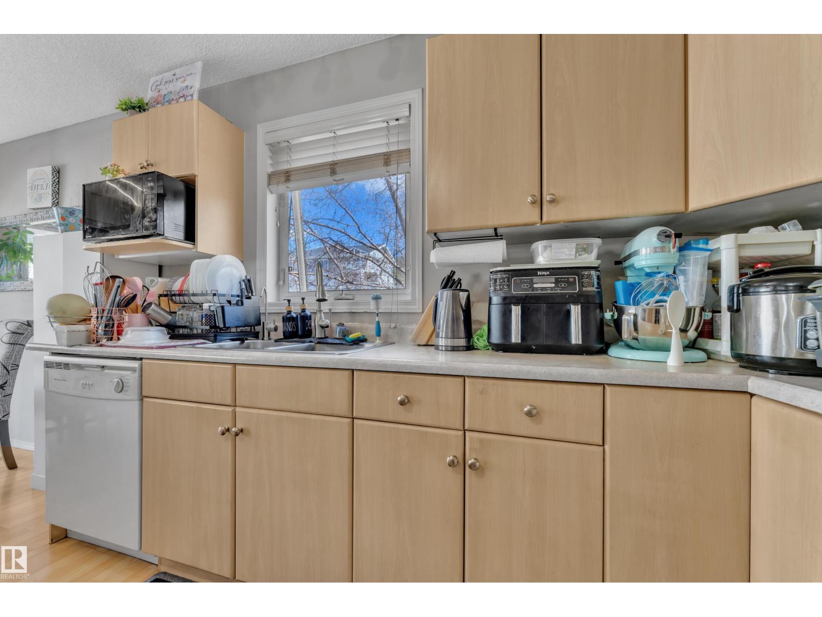 #64 4350 23 ST NW, Edmonton