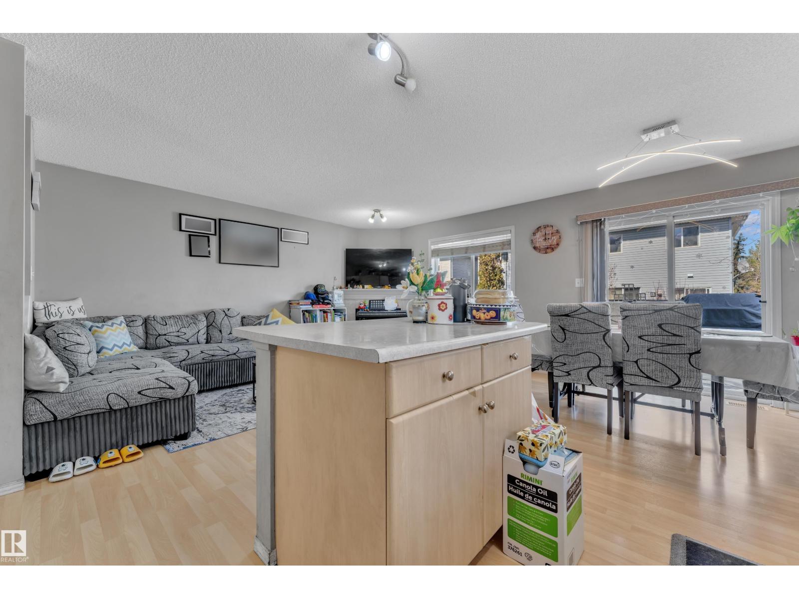 #64 4350 23 ST NW, Edmonton