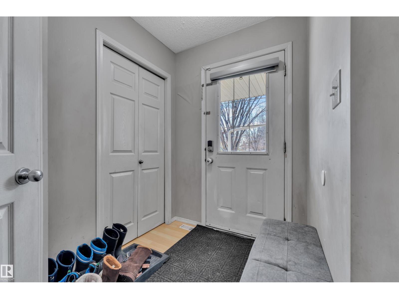 #64 4350 23 ST NW, Edmonton