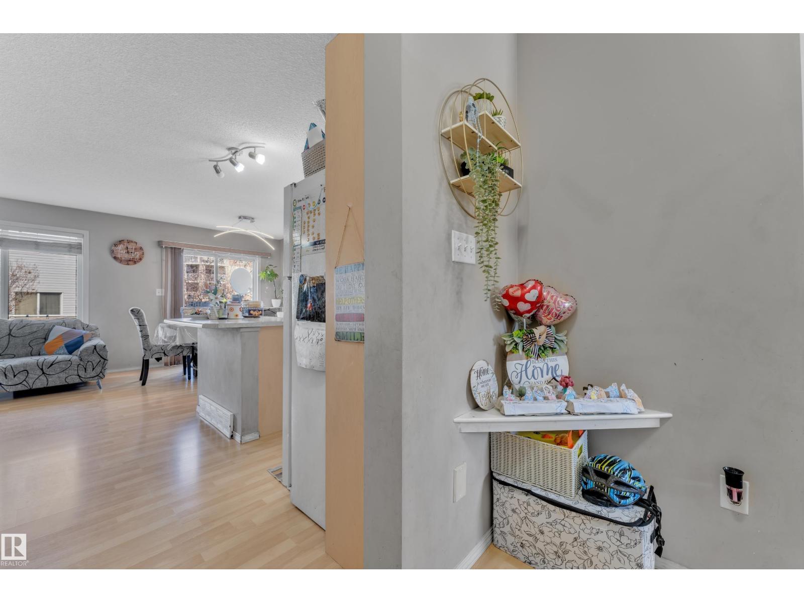 #64 4350 23 ST NW, Edmonton