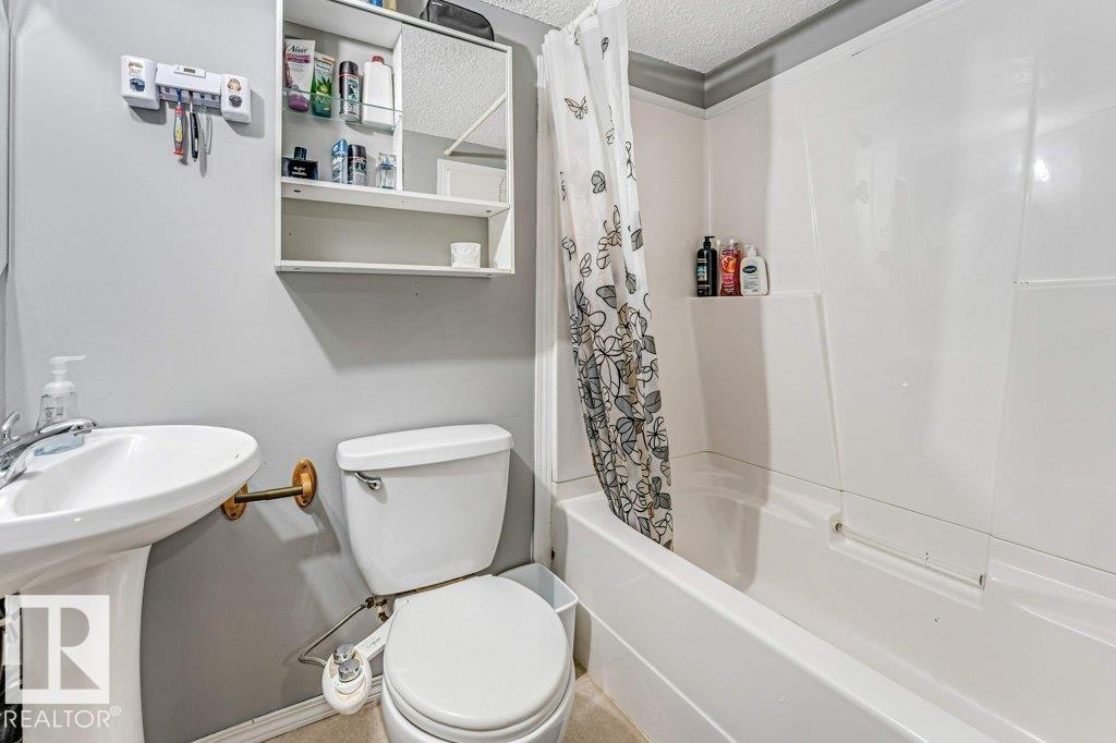 2317 27 AV NW, Edmonton