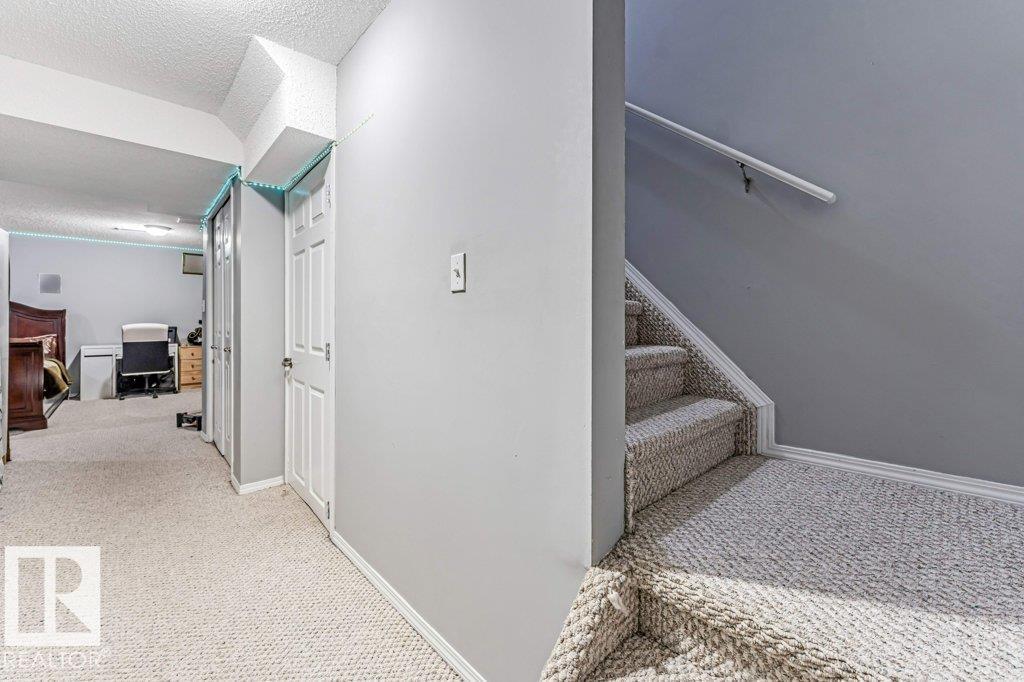 2317 27 AV NW, Edmonton