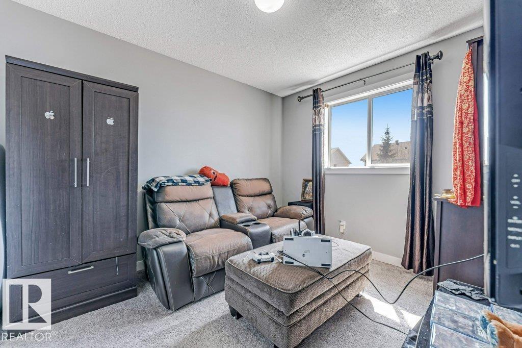 2317 27 AV NW, Edmonton