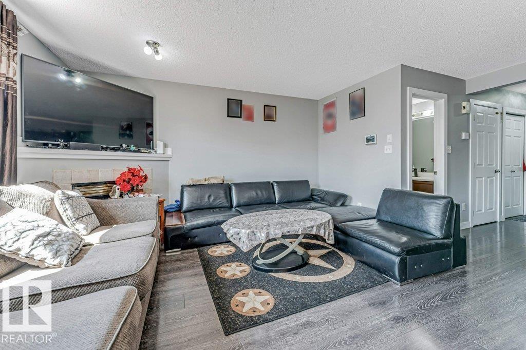 2317 27 AV NW, Edmonton