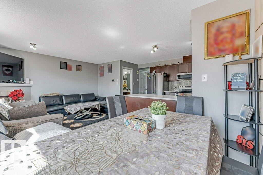 2317 27 AV NW, Edmonton
