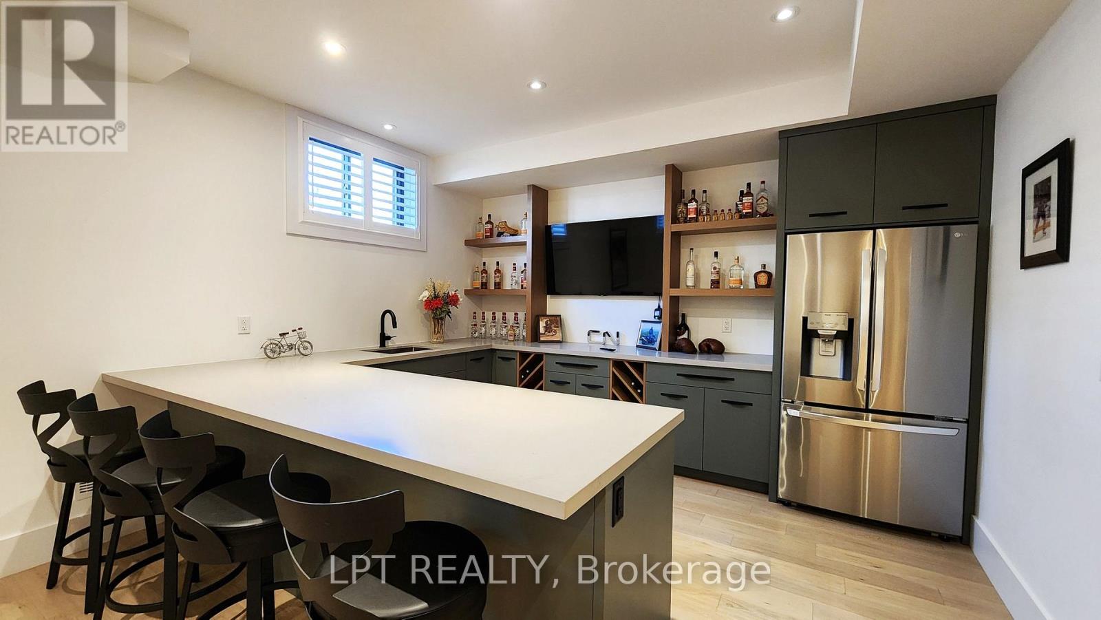15 BYERS STREET - 28