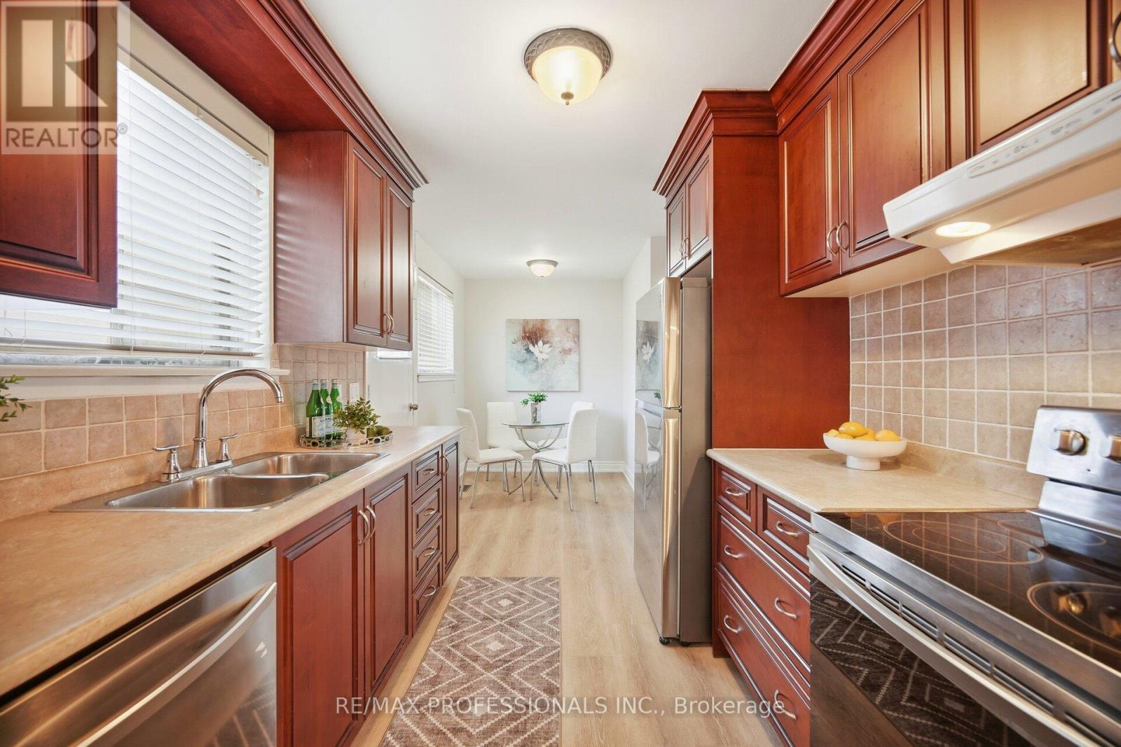 83 SPENVALLEY DRIVE - 11