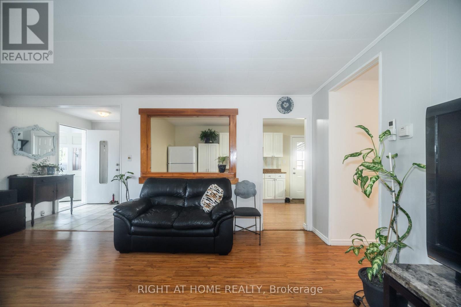 1007 FERRIER AVENUE - 10