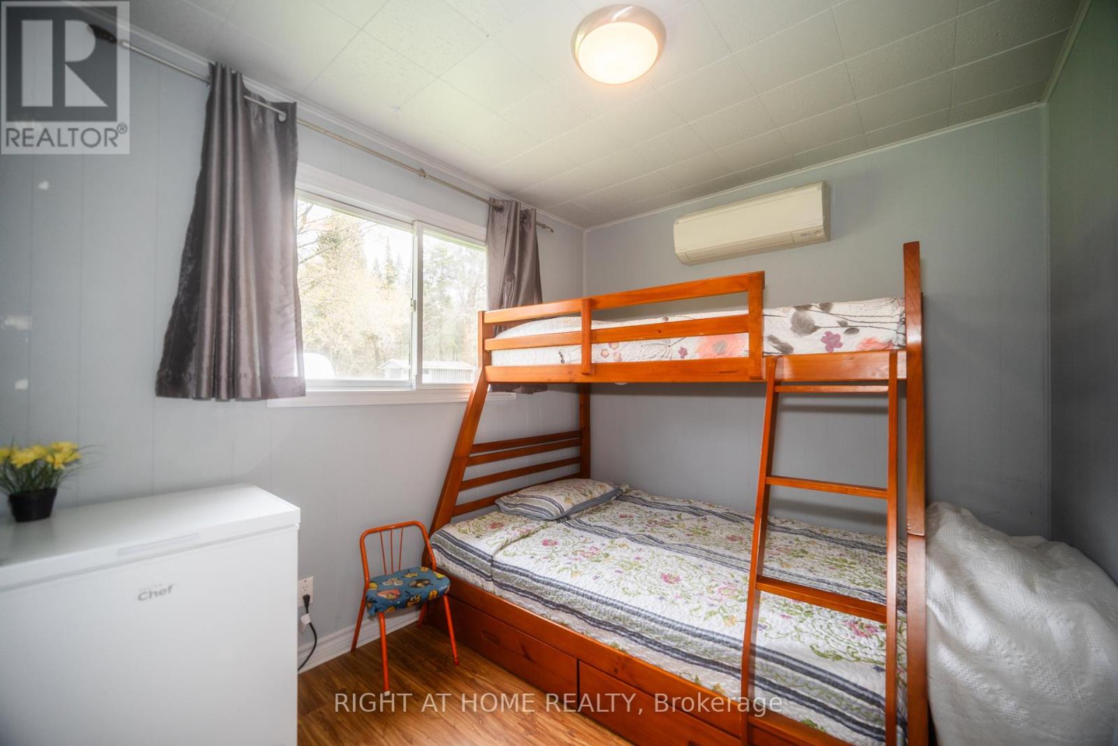 1007 FERRIER AVENUE - 12