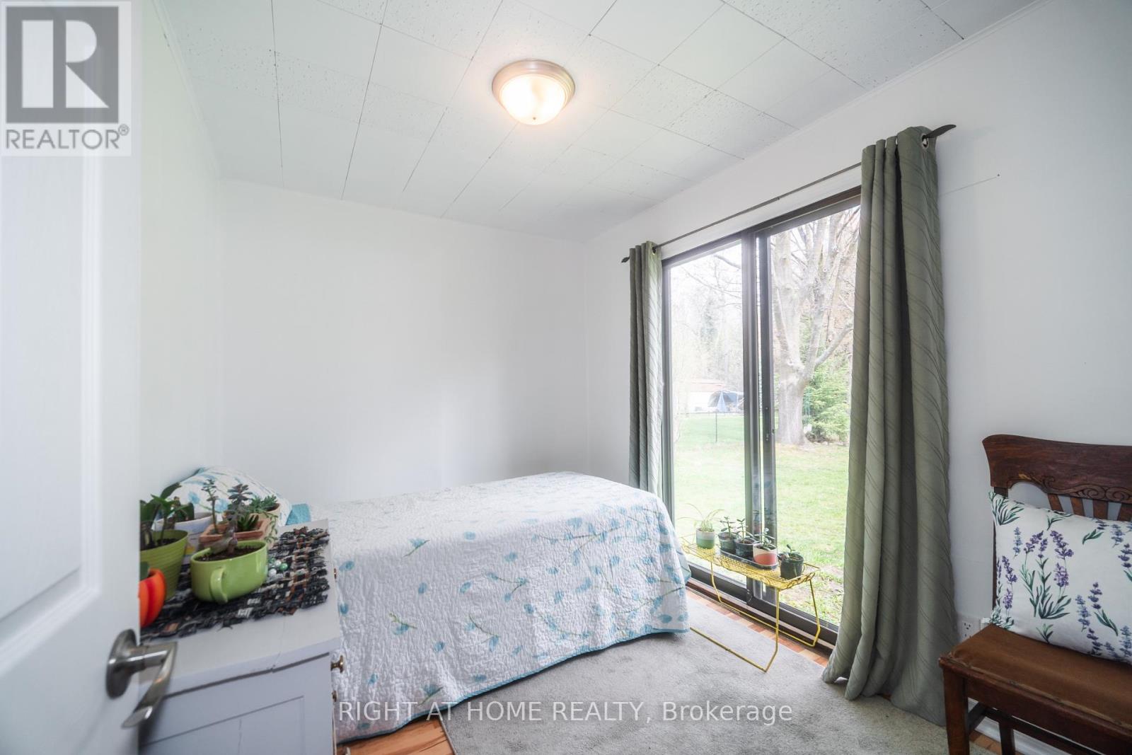 1007 FERRIER AVENUE - 13