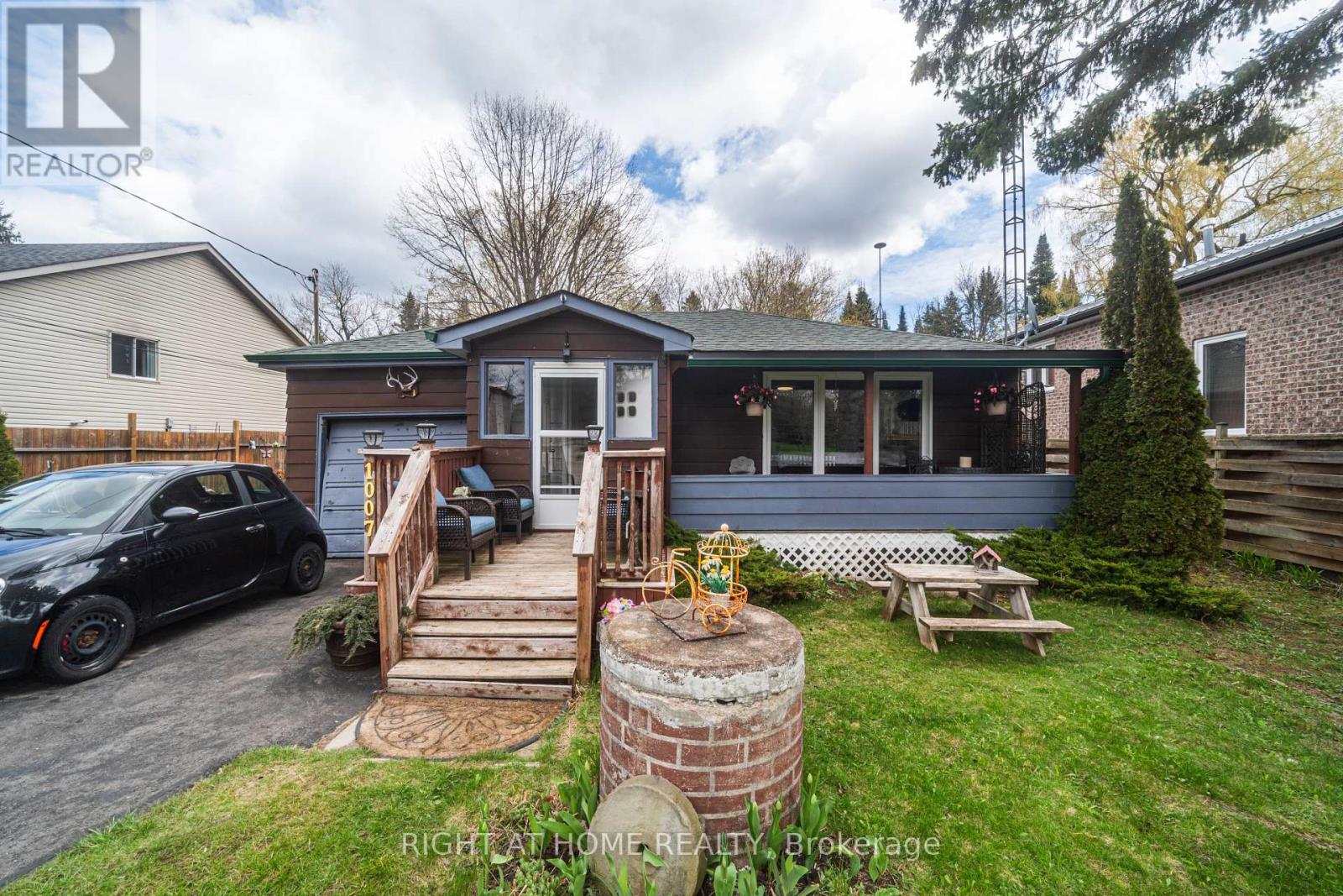 1007 FERRIER AVENUE - 2
