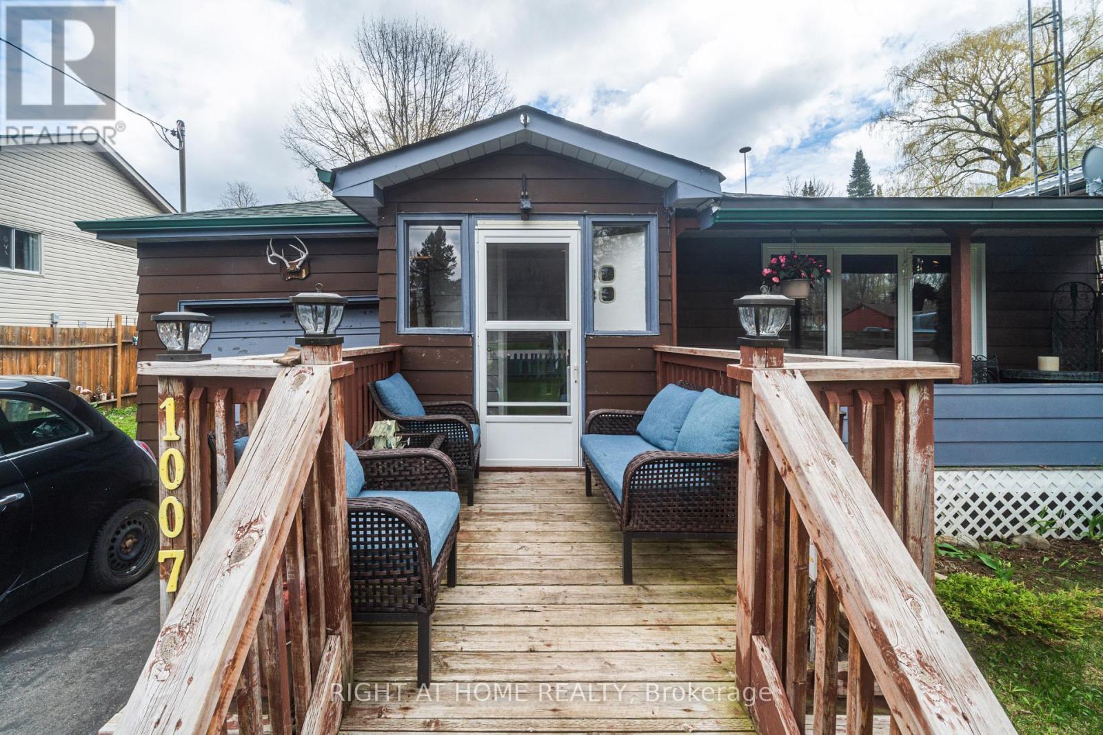 1007 FERRIER AVENUE - 3