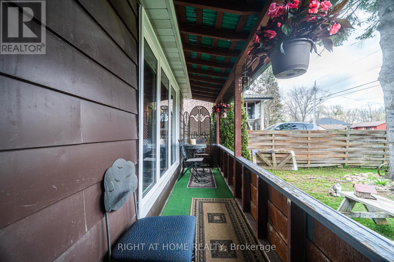 1007 FERRIER AVENUE - 4