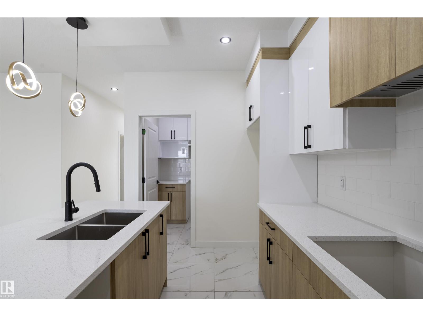719 30 ST SW, Edmonton