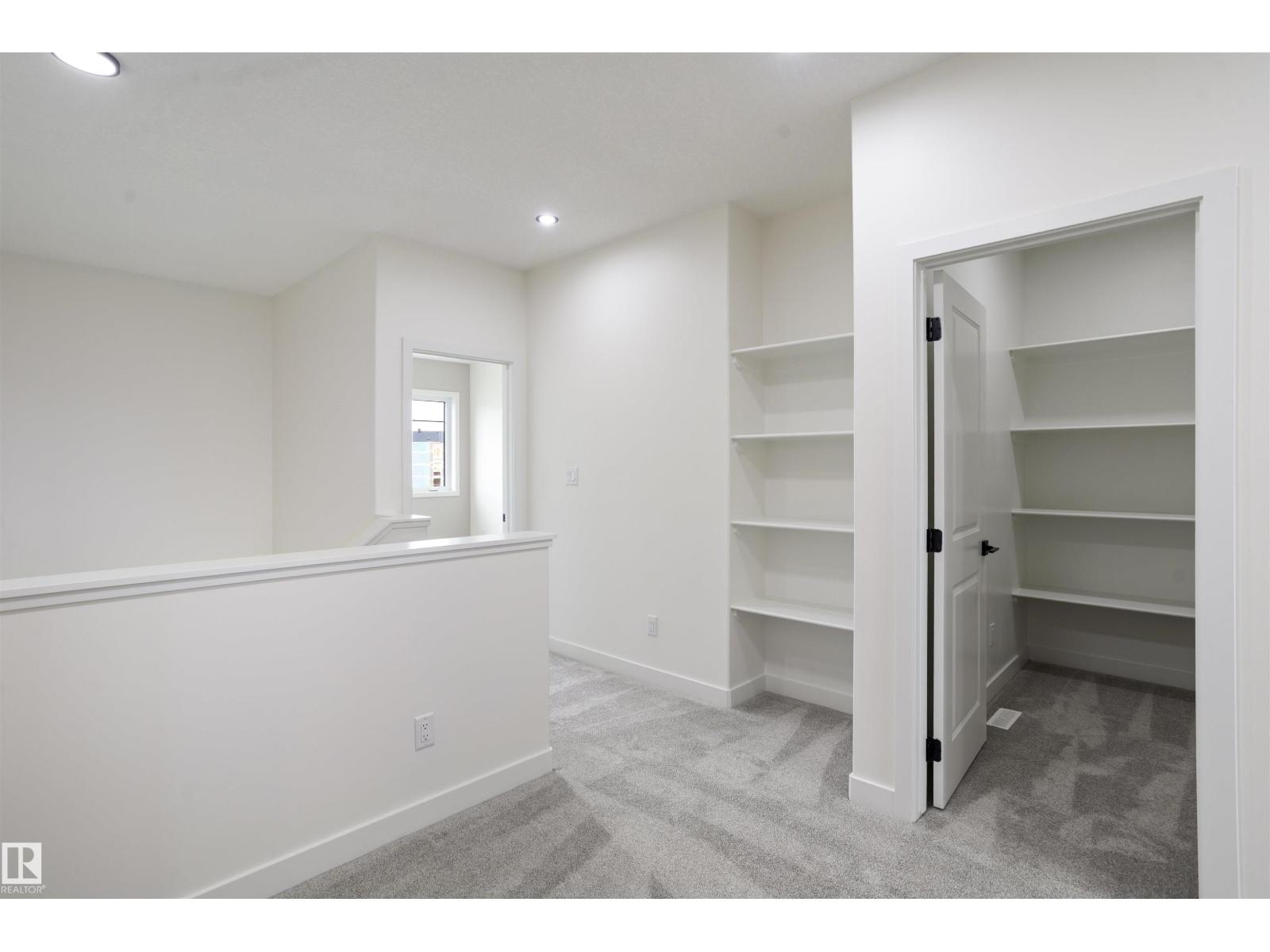 719 30 ST SW, Edmonton