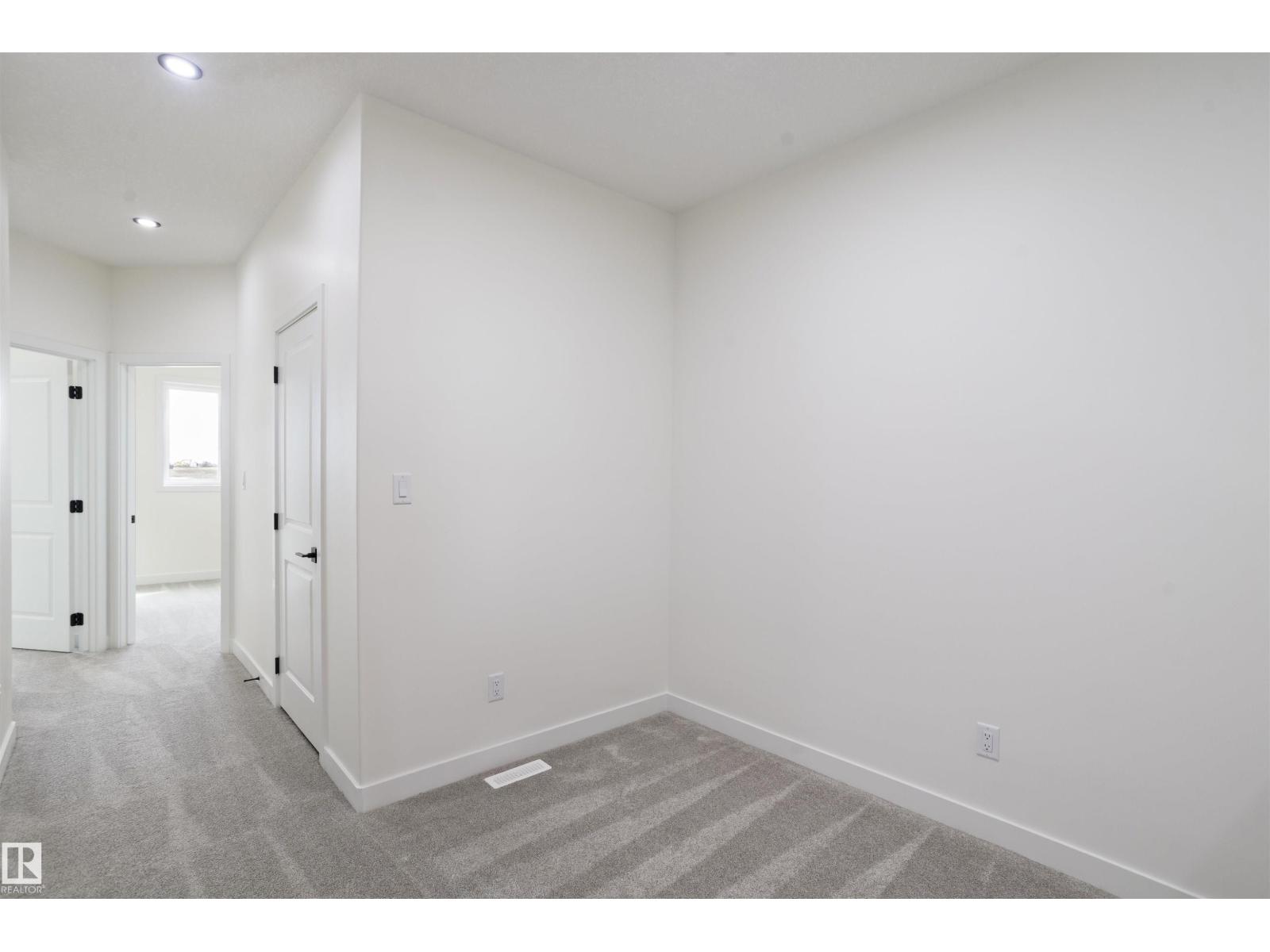 719 30 ST SW, Edmonton