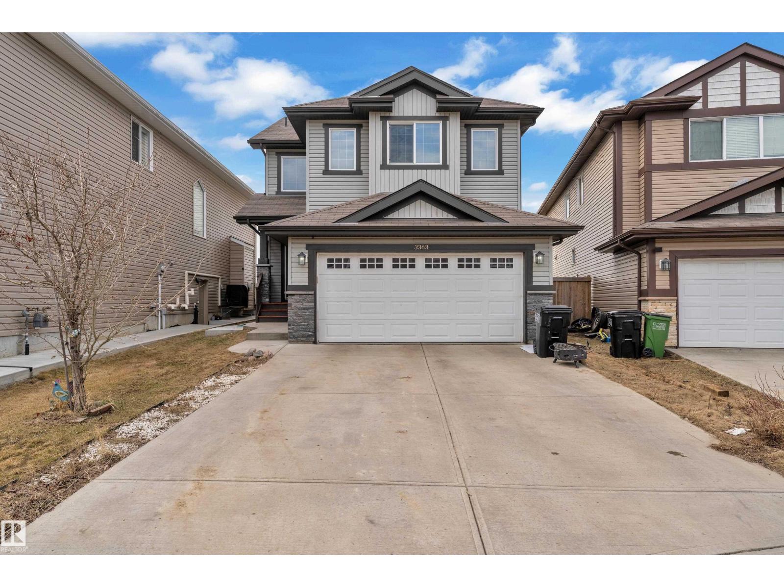 3363 13 AV NW, Edmonton