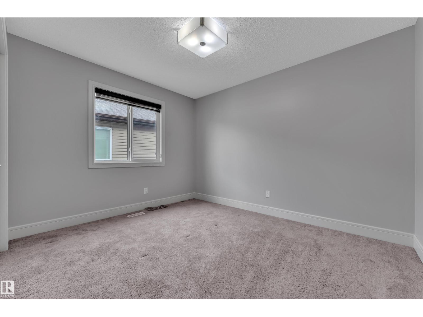 3363 13 AV NW, Edmonton