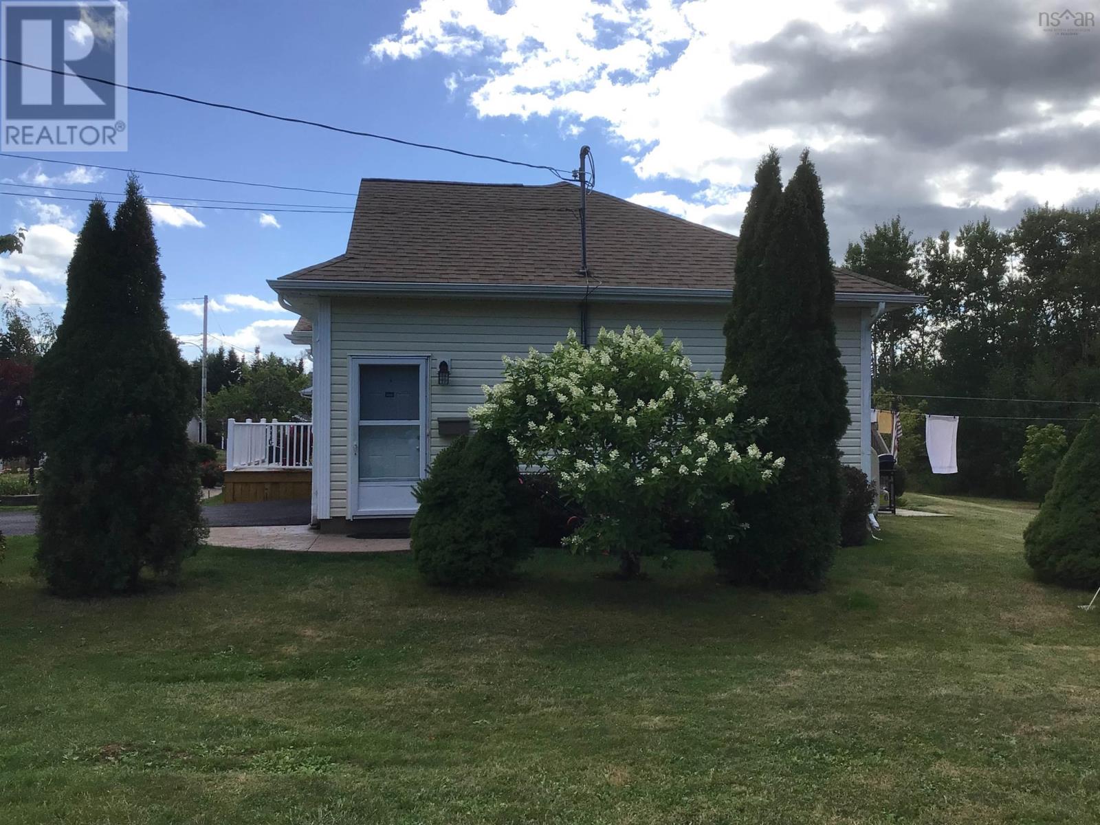 Property 35 of 46 of 2 Willis Avenue