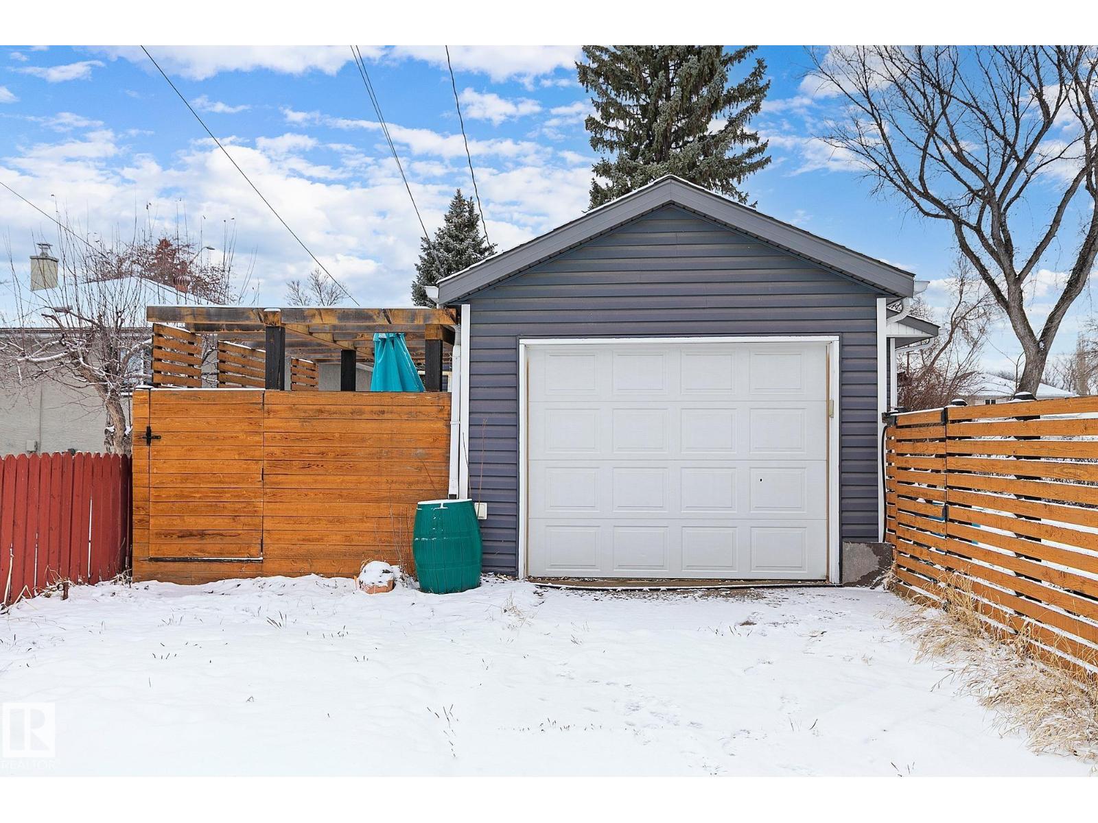 11334 52 ST NW - 34