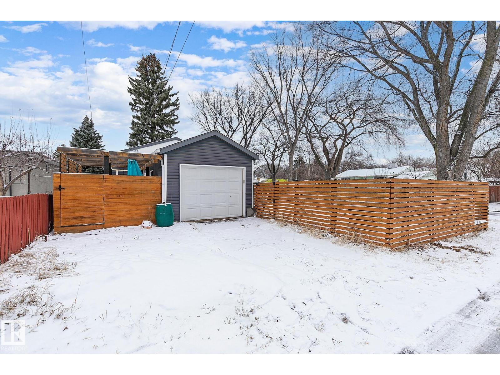 11334 52 ST NW - 35