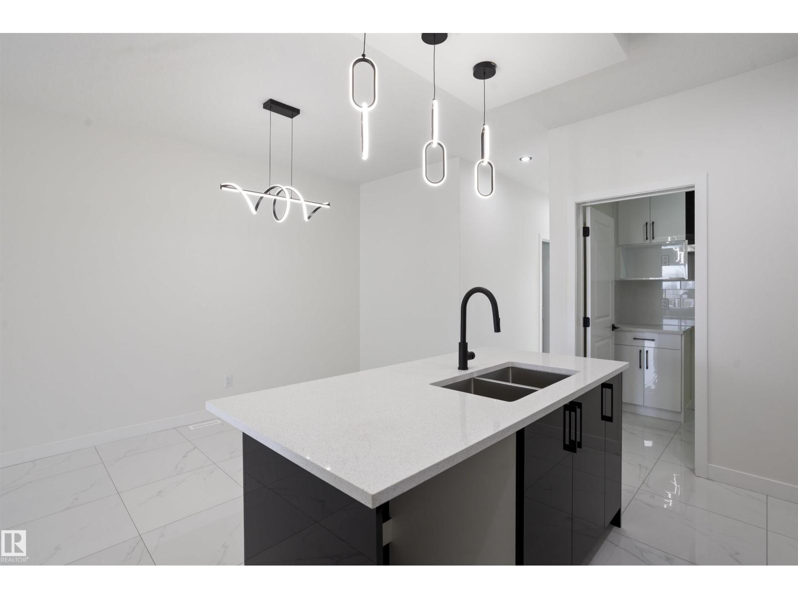 723 30 ST SW, Edmonton