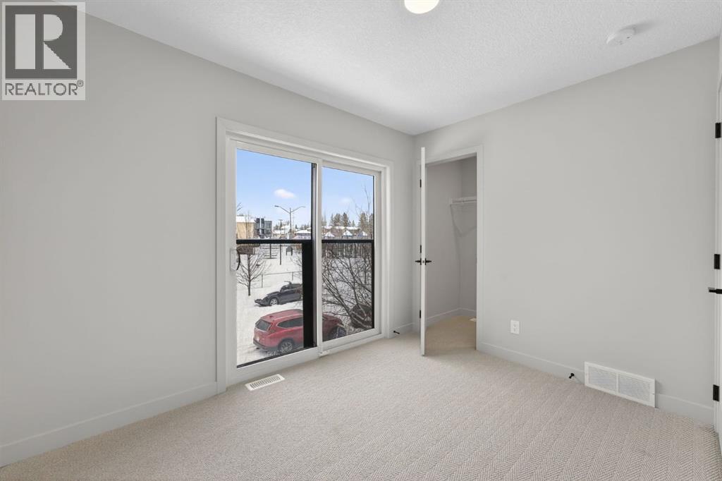 645 53 Avenue SW — photo 11