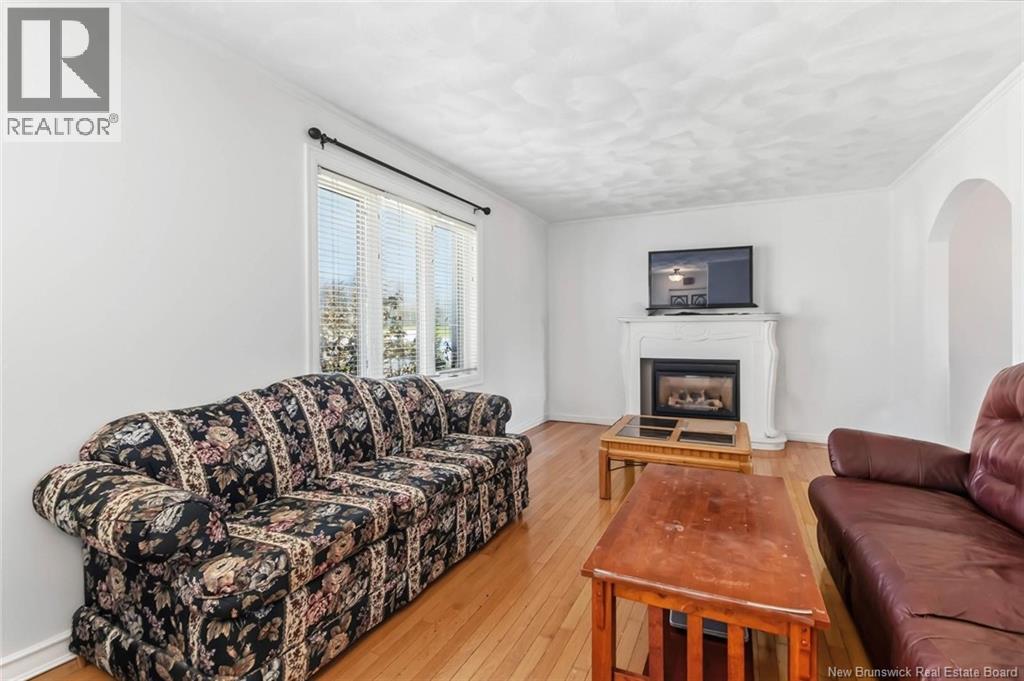 27 Woodstone Crescent - 4