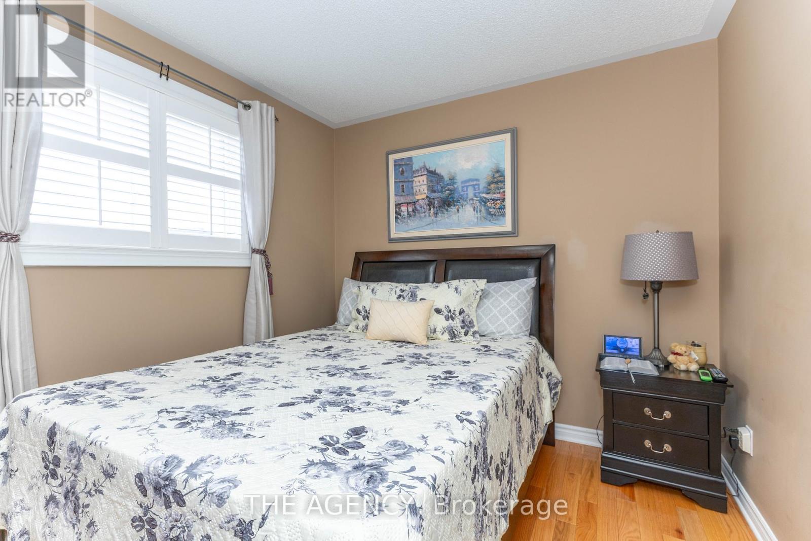 54 THAMES DRIVE - 31