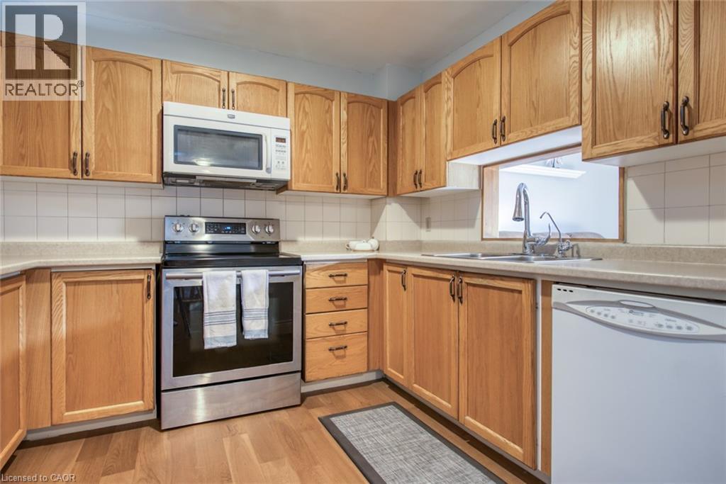 25 VALLEYVIEW Road Unit# 15, Kitchener, Ontario, N2E1L5 — Photo 27