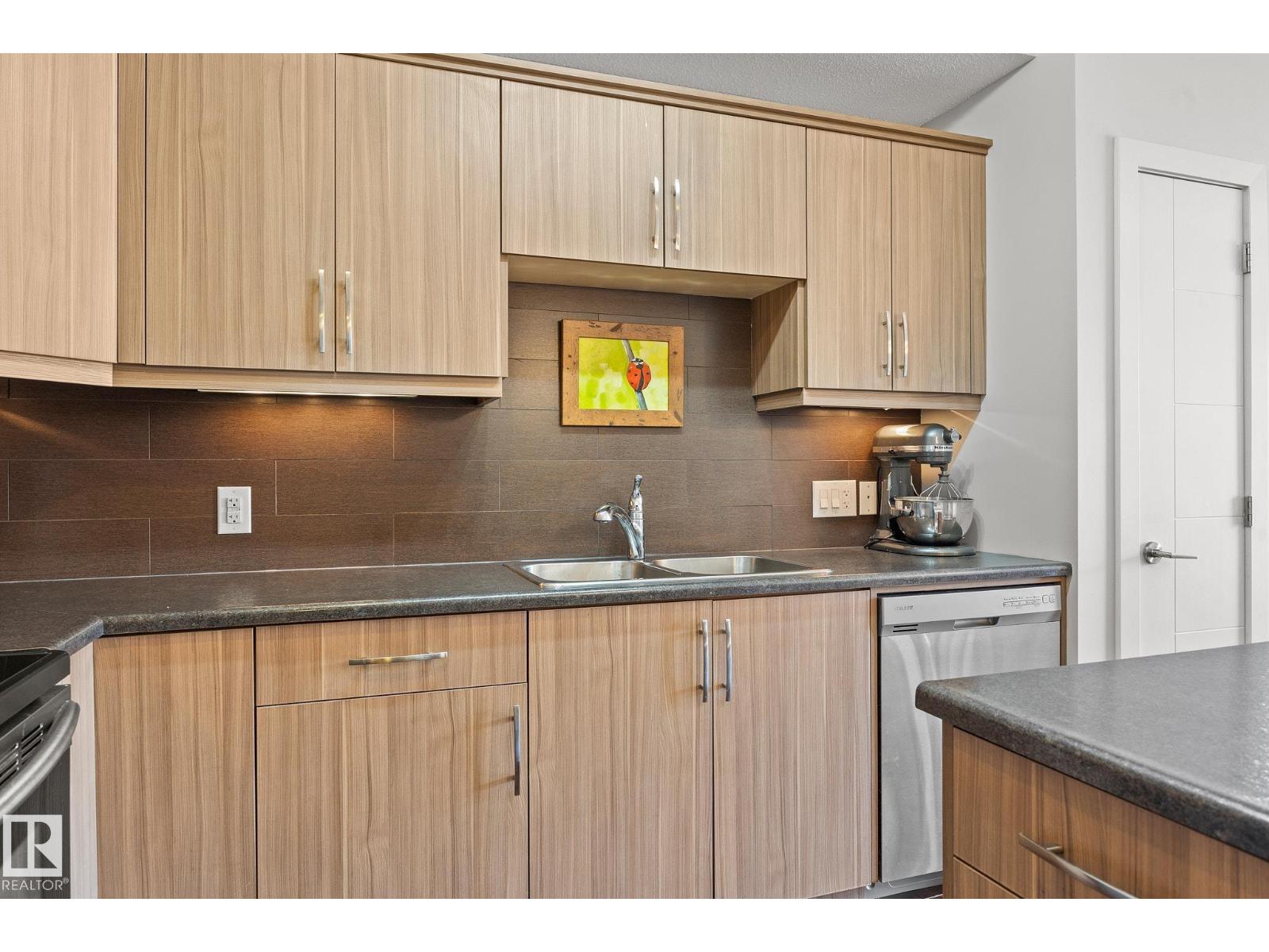 #202 10523 123 ST NW, Edmonton