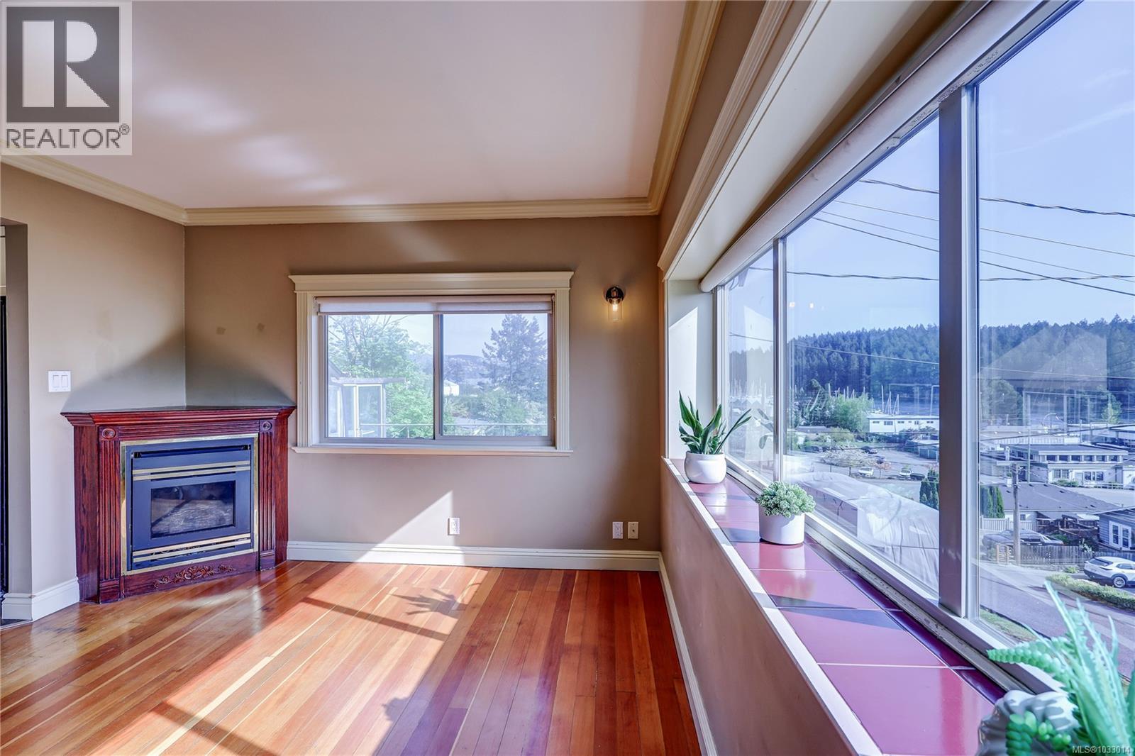 1361 Discovery Ave - 11