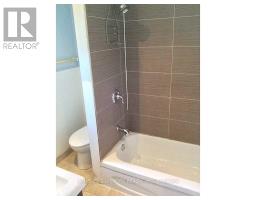 Bathroom - 147 Holton Avenue S, Hamilton, ON L8M2L6 Photo 12