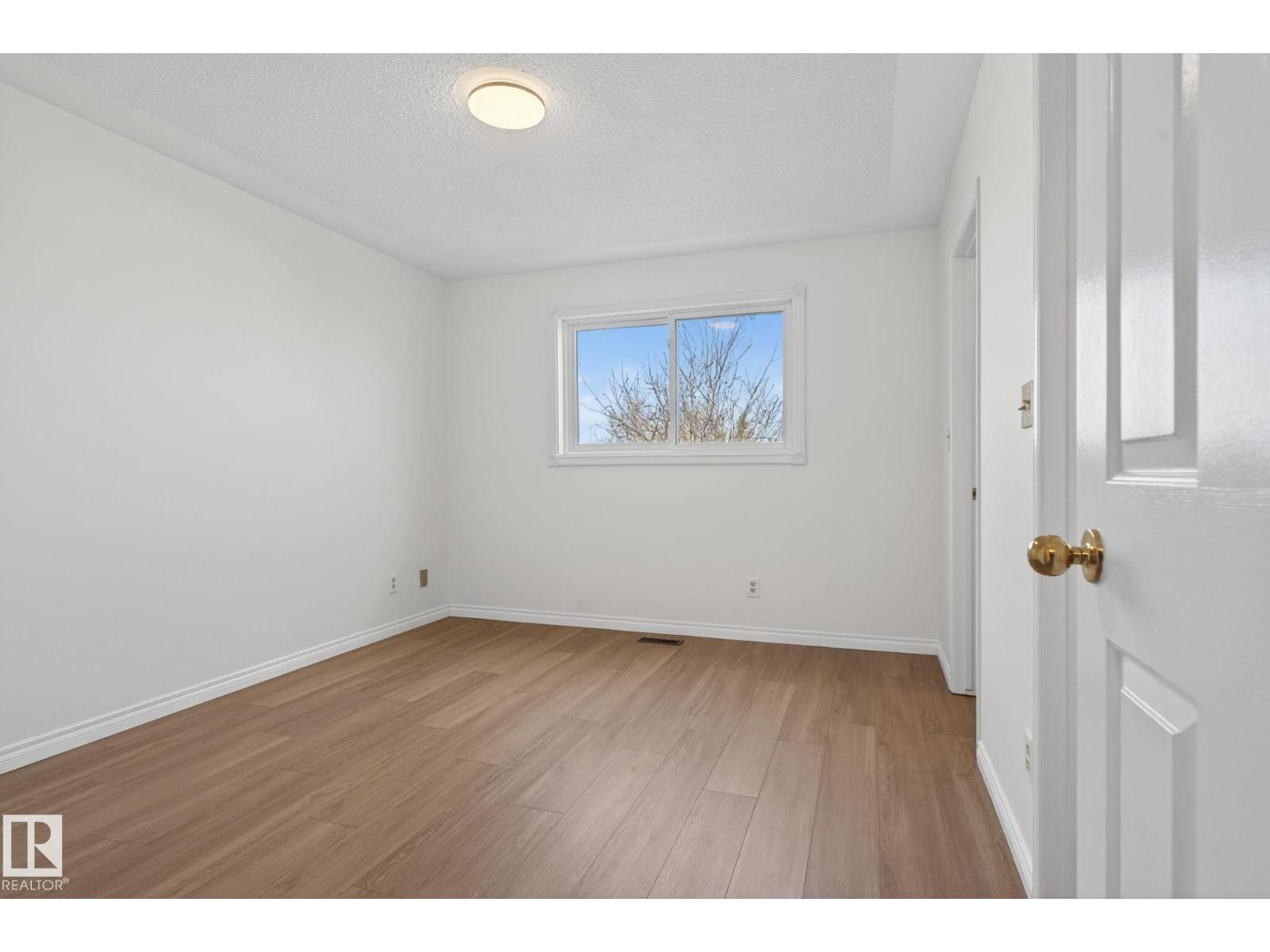 8403 190 ST NW, Edmonton