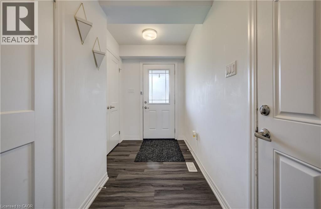 36 BAWCUTT Crescent, Paris, Ontario, N3L0G6 — Photo 4