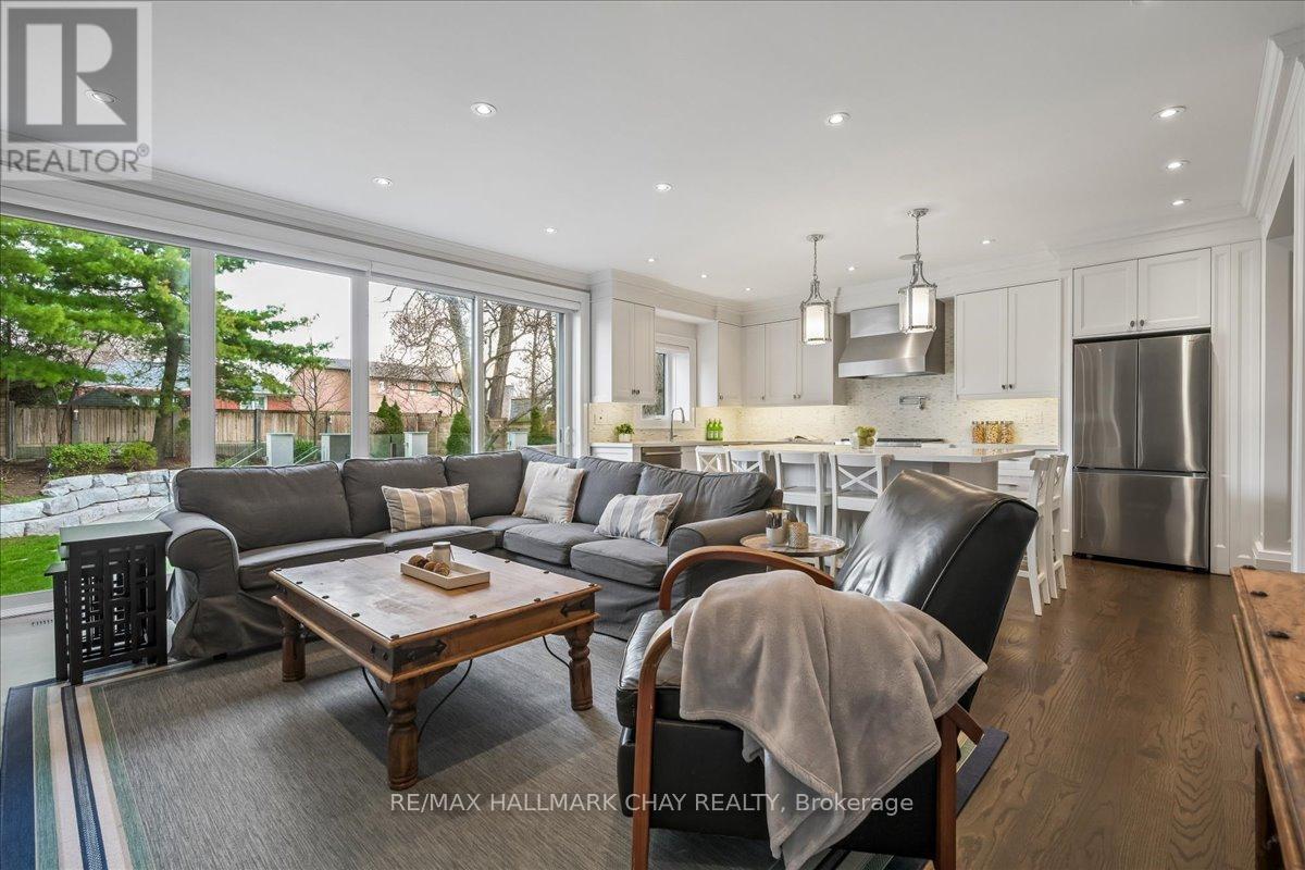 20 EALING DRIVE - 11