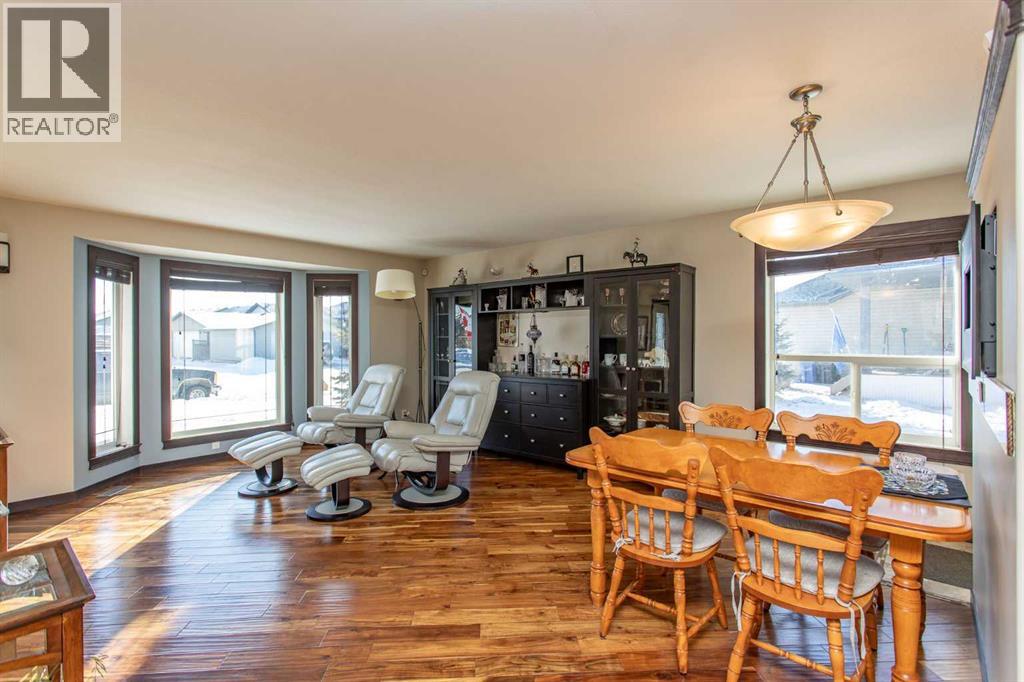 150 Robinson Avenue, Penhold