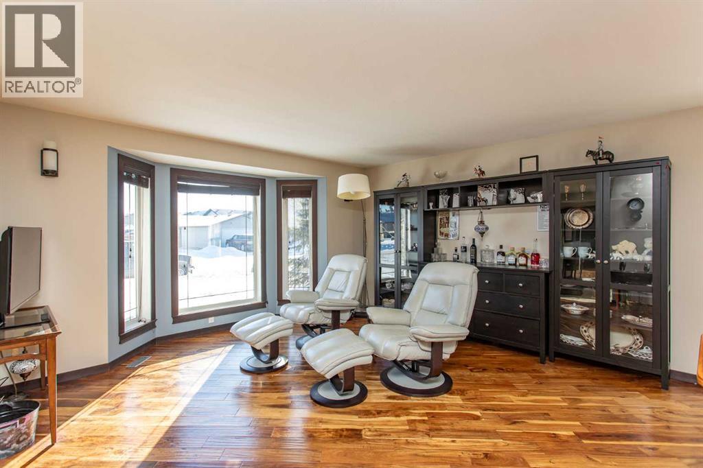 150 Robinson Avenue, Penhold
