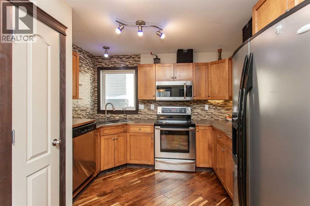 150 Robinson Avenue, Penhold