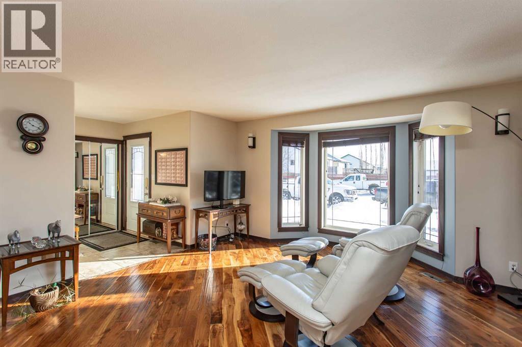 150 Robinson Avenue, Penhold